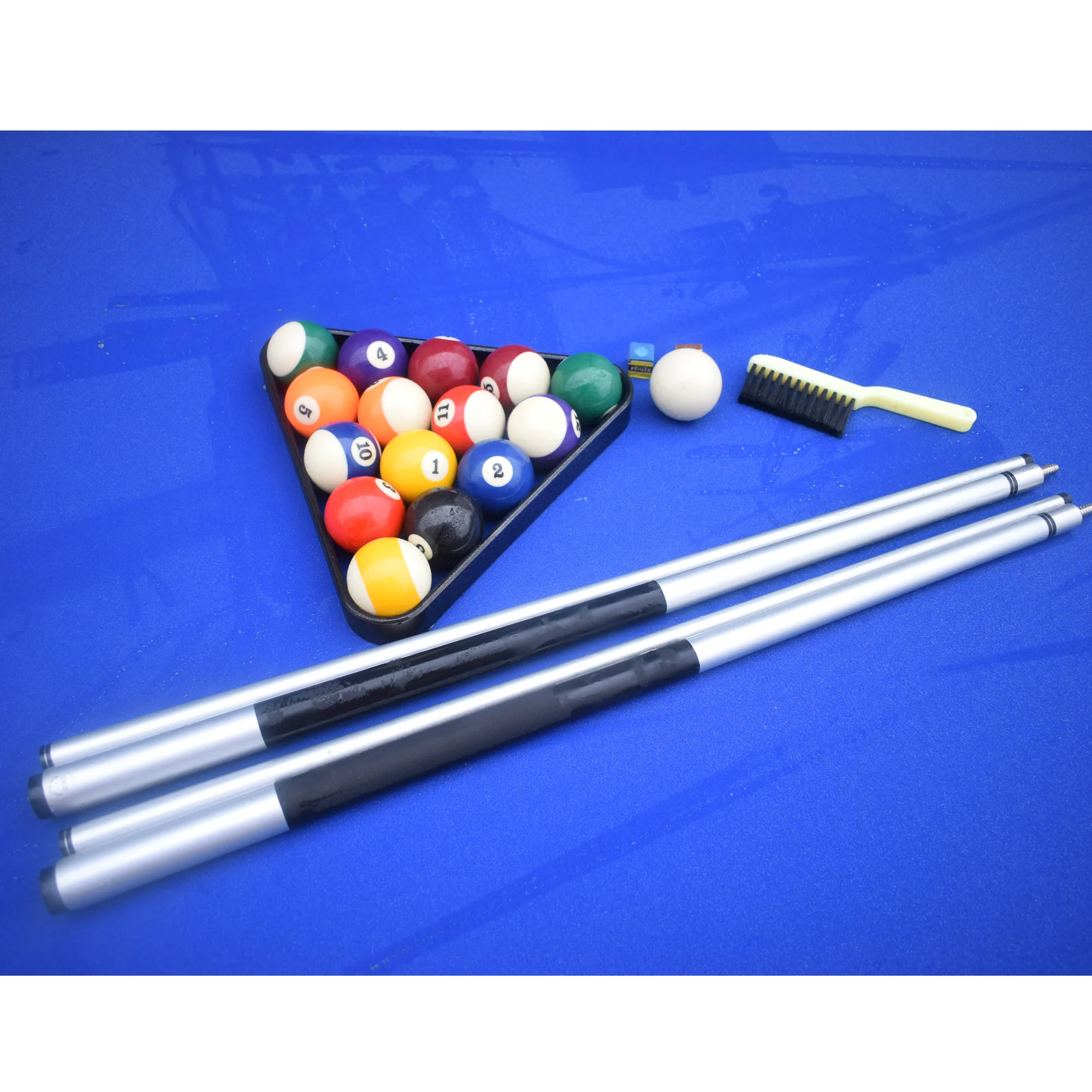 Alpine 8-ft Outdoor Pool Table with Aluminum Rails & Waterproof Felt - Image 8