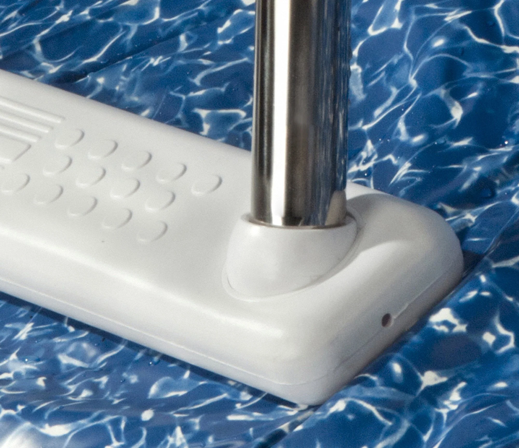 Premium Stainless Steel In-Pool Ladder for Above Ground Pools - Image 4